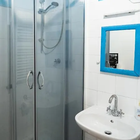 Hostel Manena