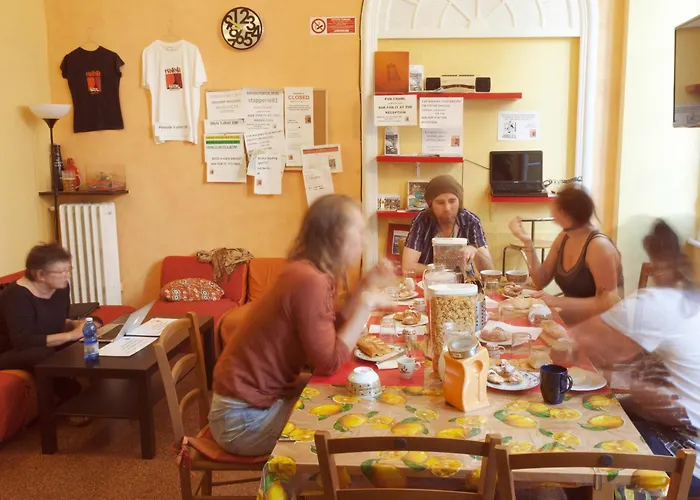 Manena Хостел *