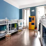 Hostel Manena Genua
