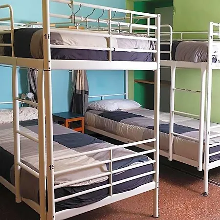 Manena Hostel Janov
