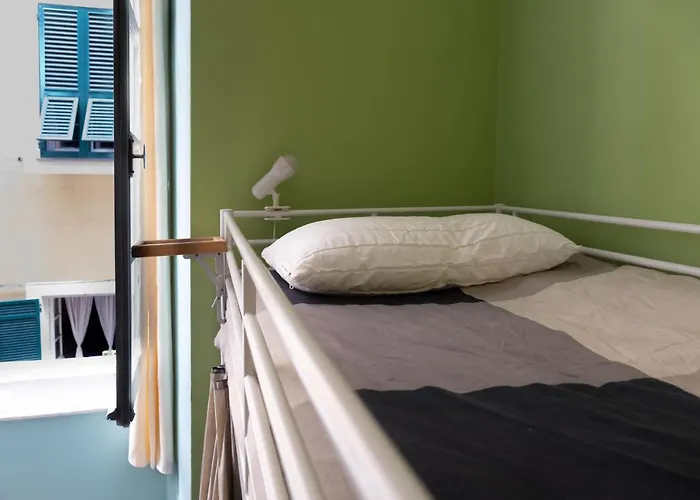 Manena Vandrerhjem Genova