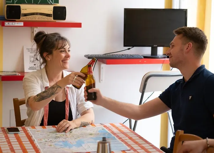 Vandrerhjem Manena *