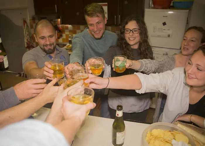 Vandrerhjem Manena *